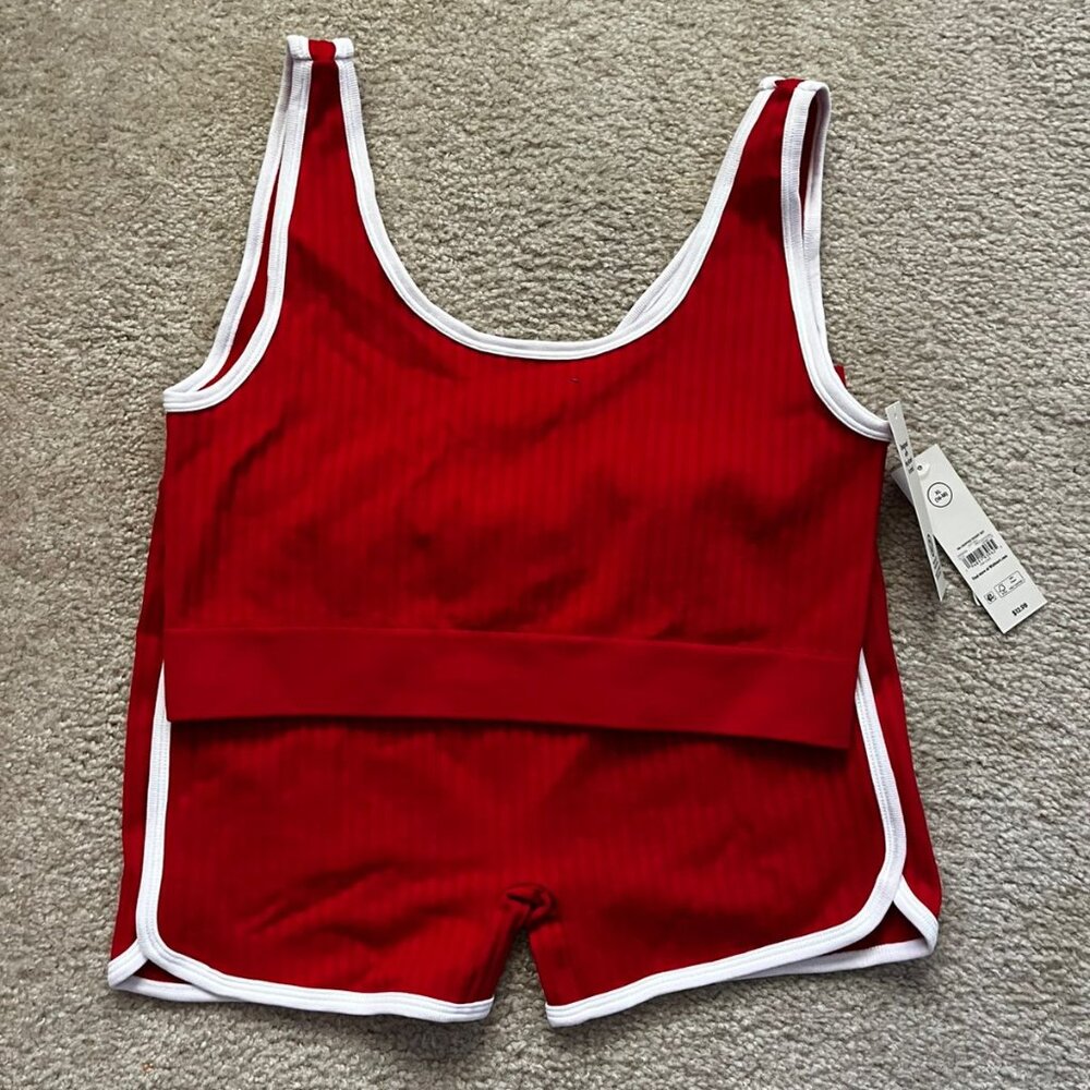 Seamless 2-Piece Cropped Tank Top and Dolphin Shorts